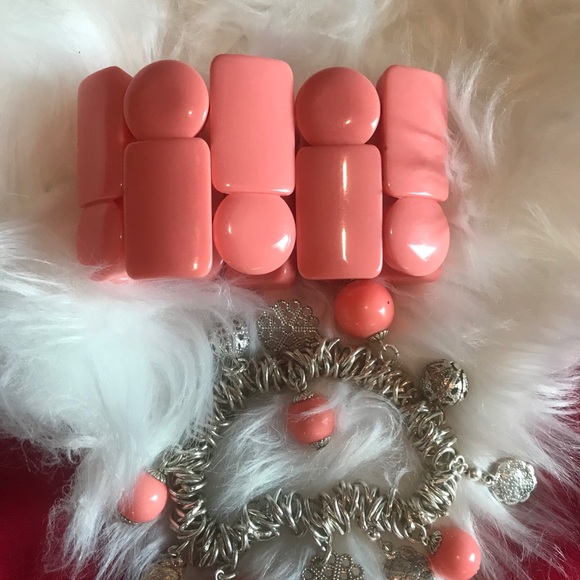 ⚫️”EUC”⚫️ TWO STRETCHABLE PEACHIE PINK BRACELETS - Picture 2 of 2